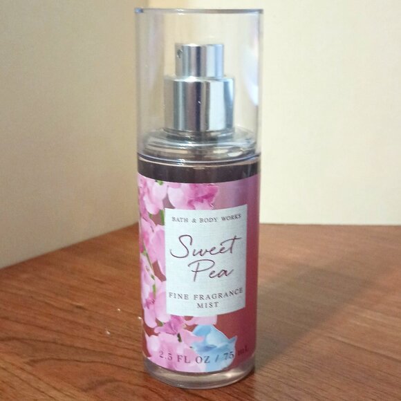 NWT~ Marshmallow Pumpkin Latte & Sweet Pea Body Mist purse size ~ 2.5 Fl Oz. - Picture 6 of 9